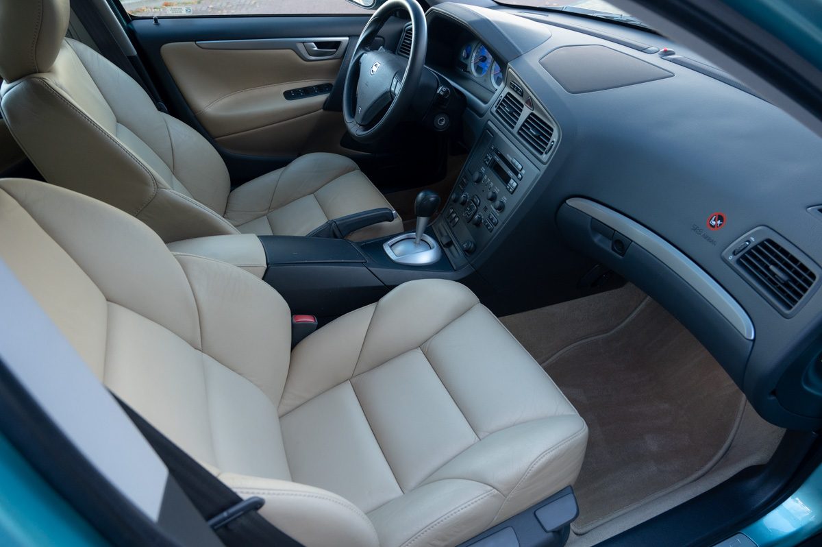 Volvo V70 (2003) — foto 38