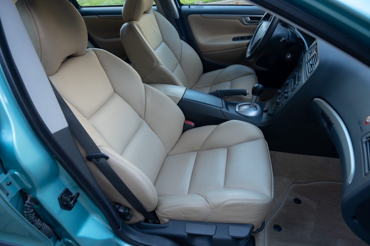 Volvo V70 (2003) — foto 42