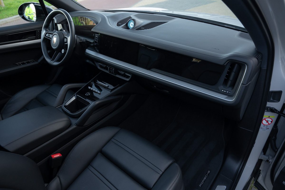 Porsche Cayenne (2024) — foto 37