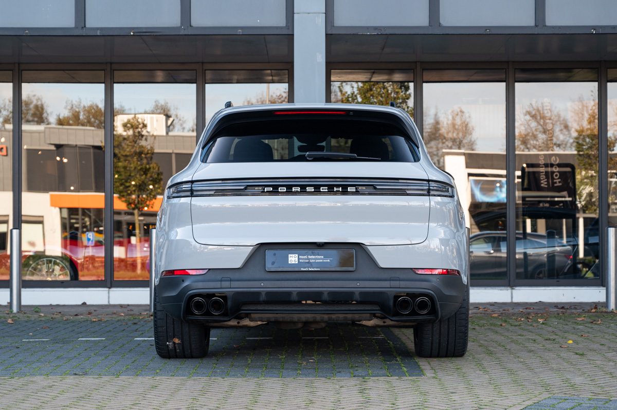Porsche Cayenne (2024) — foto 14