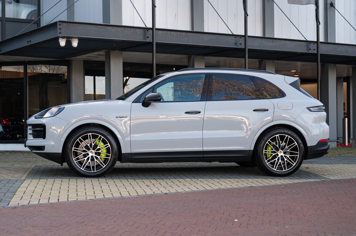 Porsche Cayenne (2024) — foto 2
