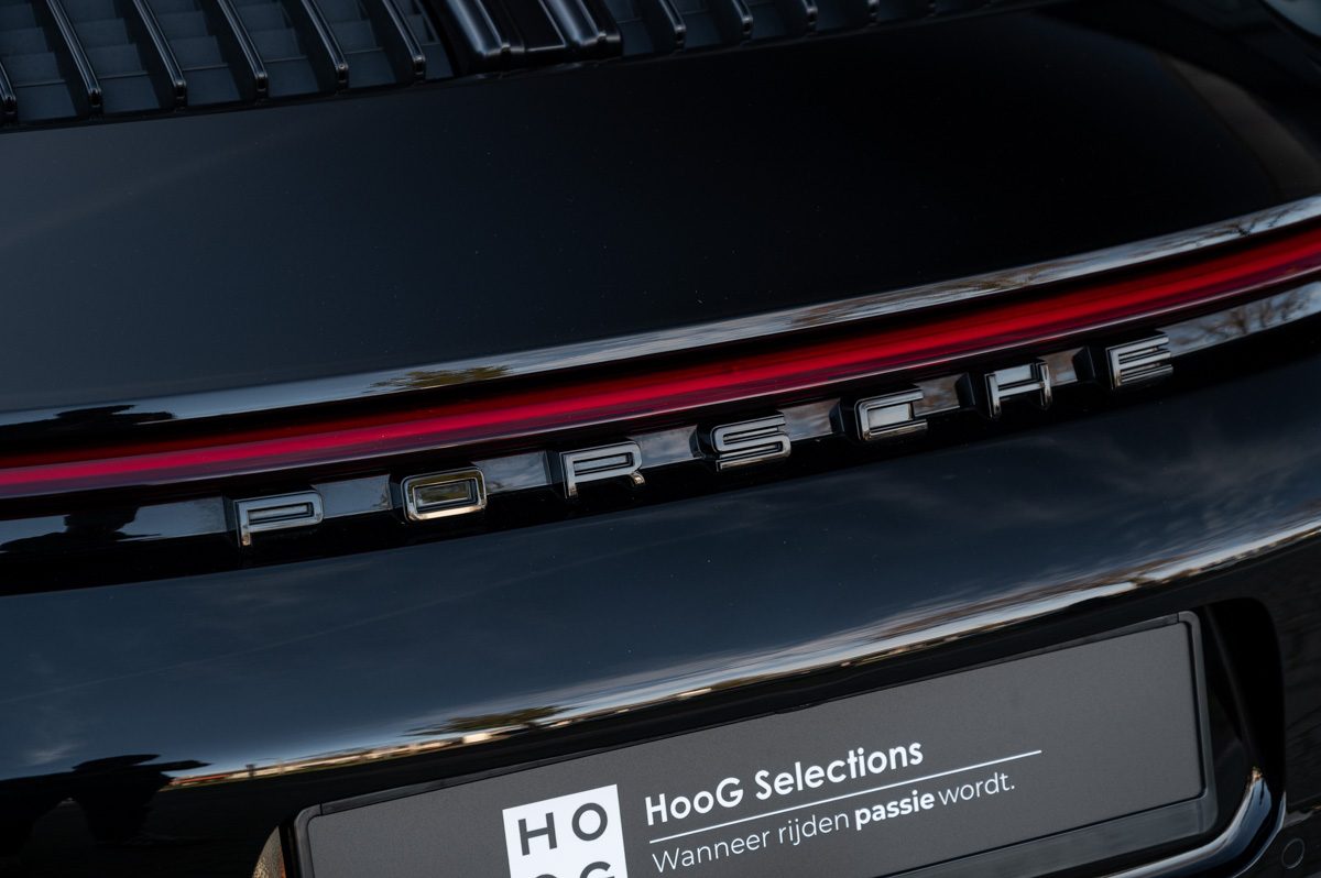 Porsche 911 (2020) — foto 26