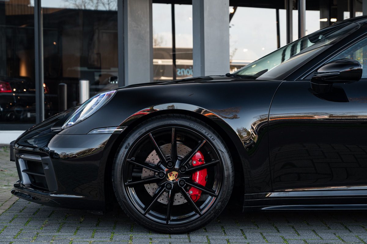Porsche 911 (2020) — foto 16