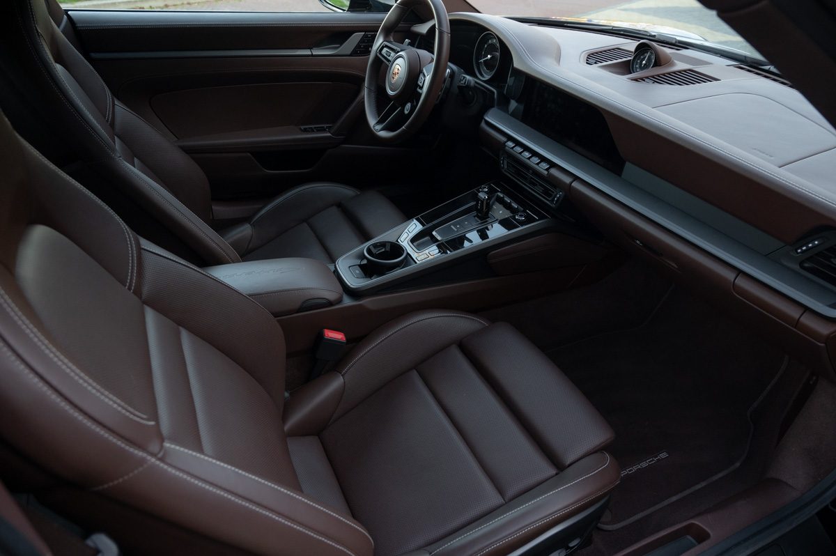 Porsche 911 (2020) — foto 42