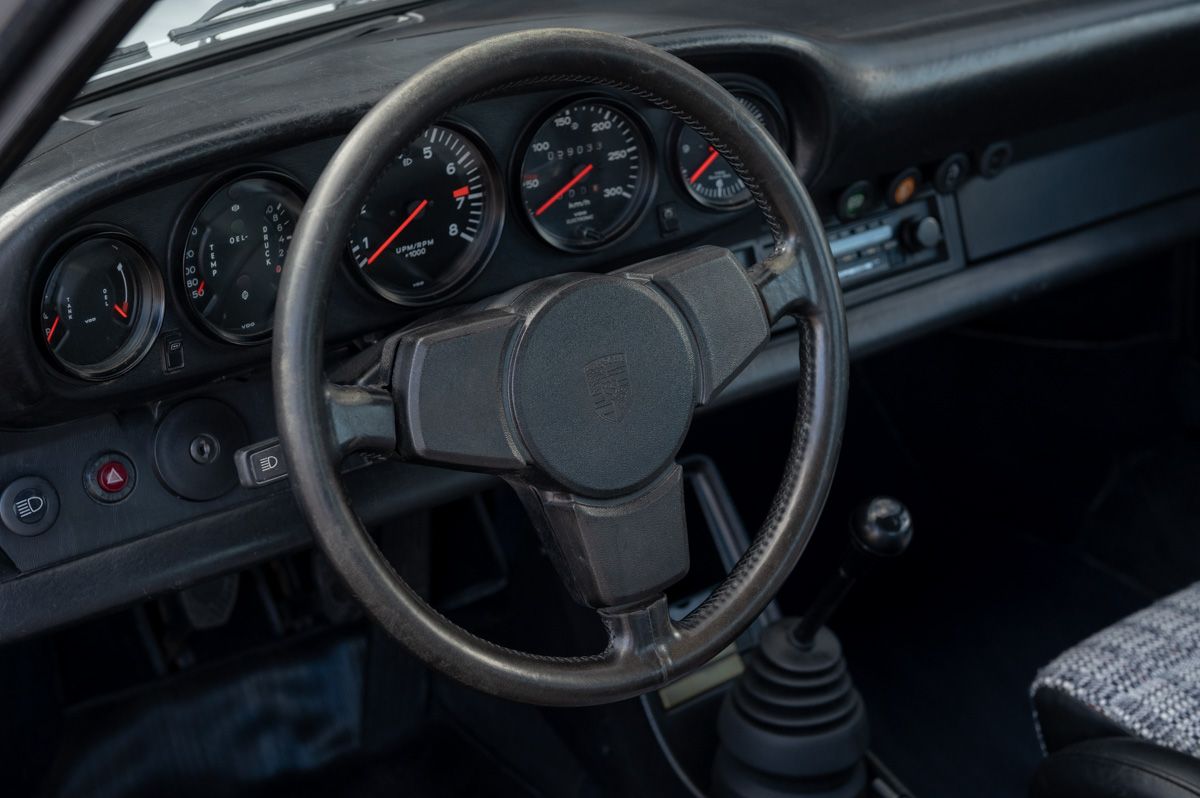 Porsche 911 (1976) — foto 52