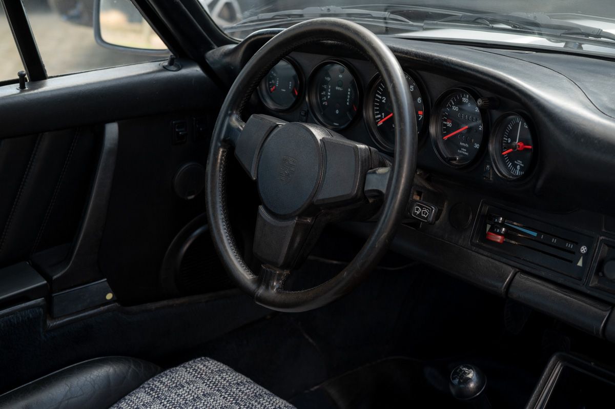 Porsche 911 (1976) — foto 53