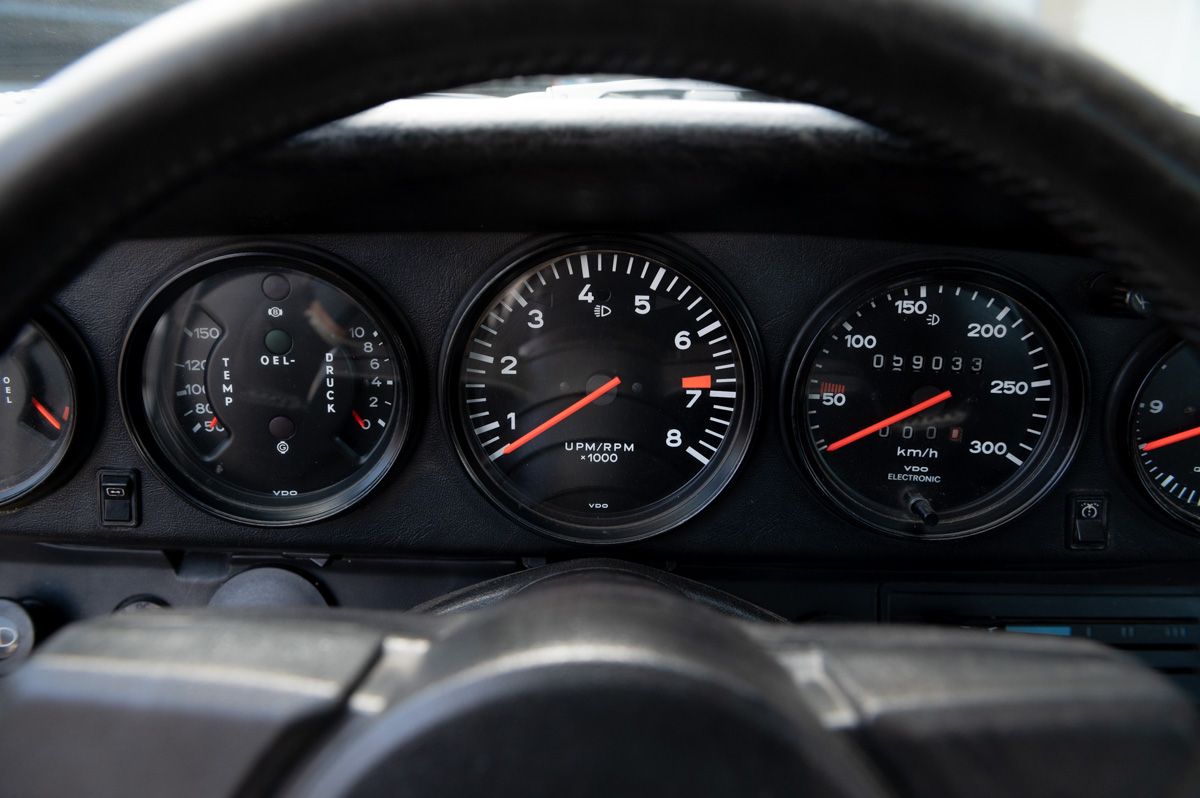 Porsche 911 (1976) — foto 41