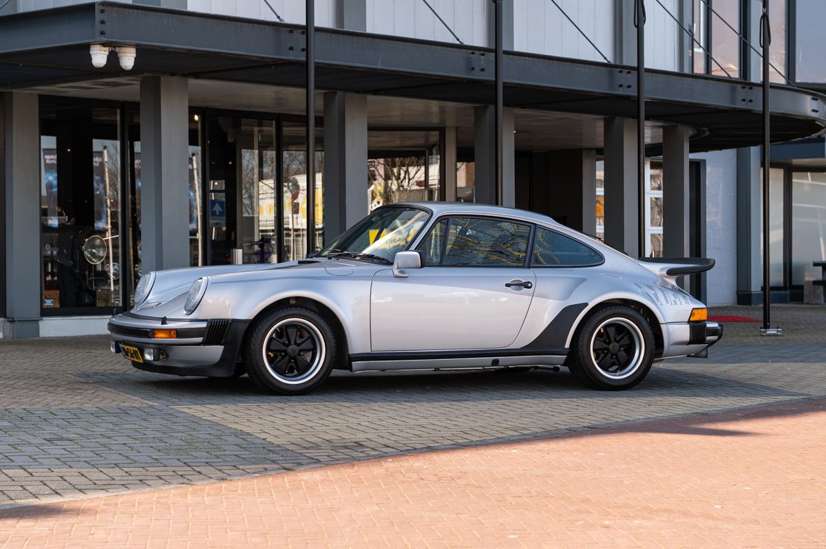 Porsche 911 (1976)