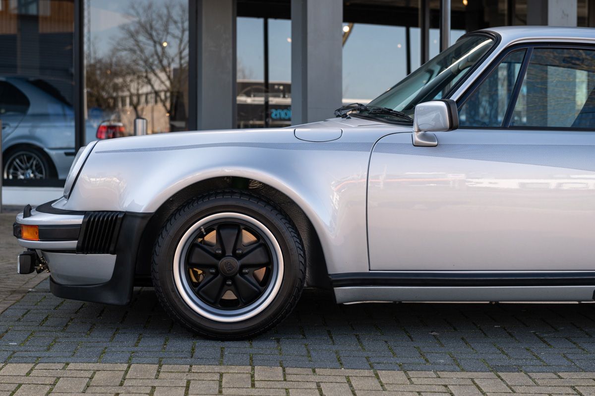 Porsche 911 (1976) — foto 28