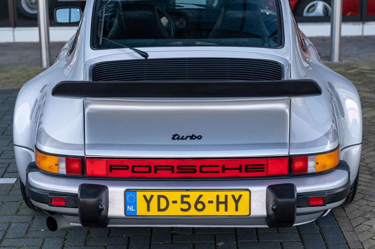 Porsche 911 (1976) — foto 15