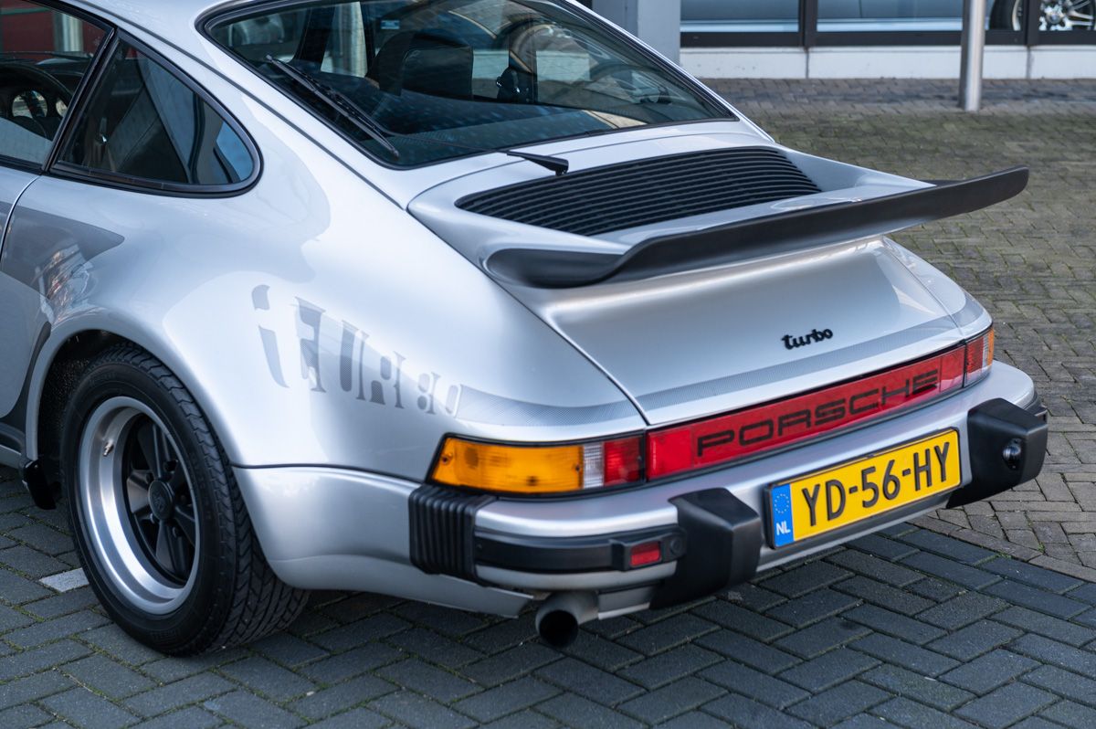 Porsche 911 (1976) — foto 12