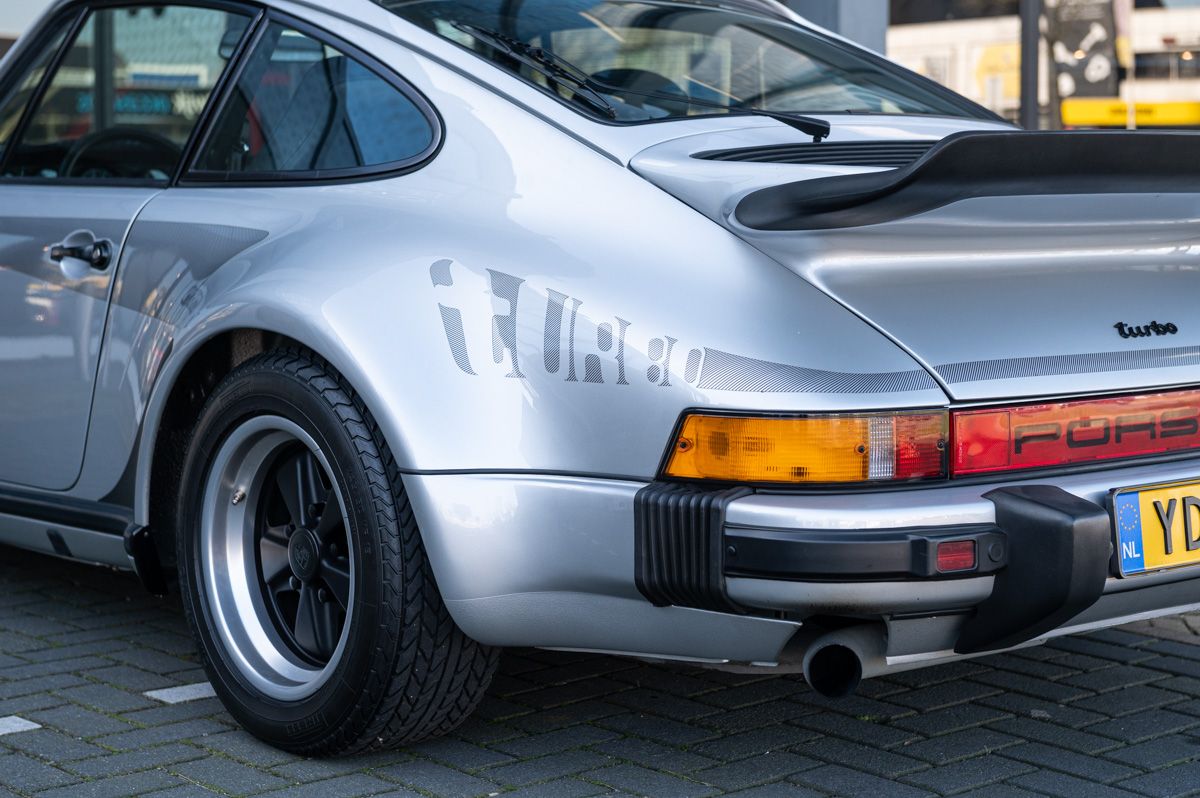 Porsche 911 (1976) — foto 13