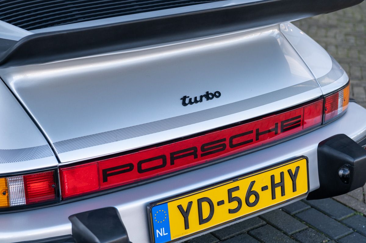 Porsche 911 (1976) — foto 23