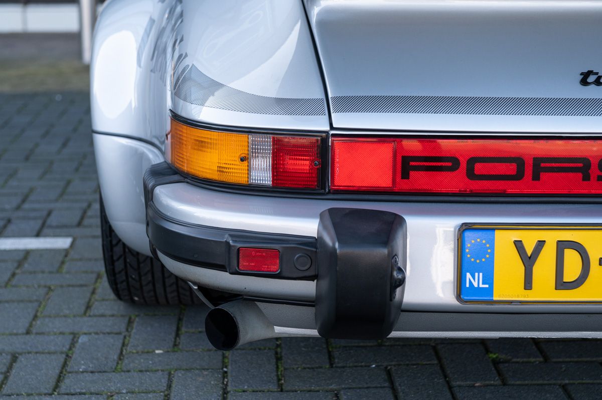 Porsche 911 (1976) — foto 20
