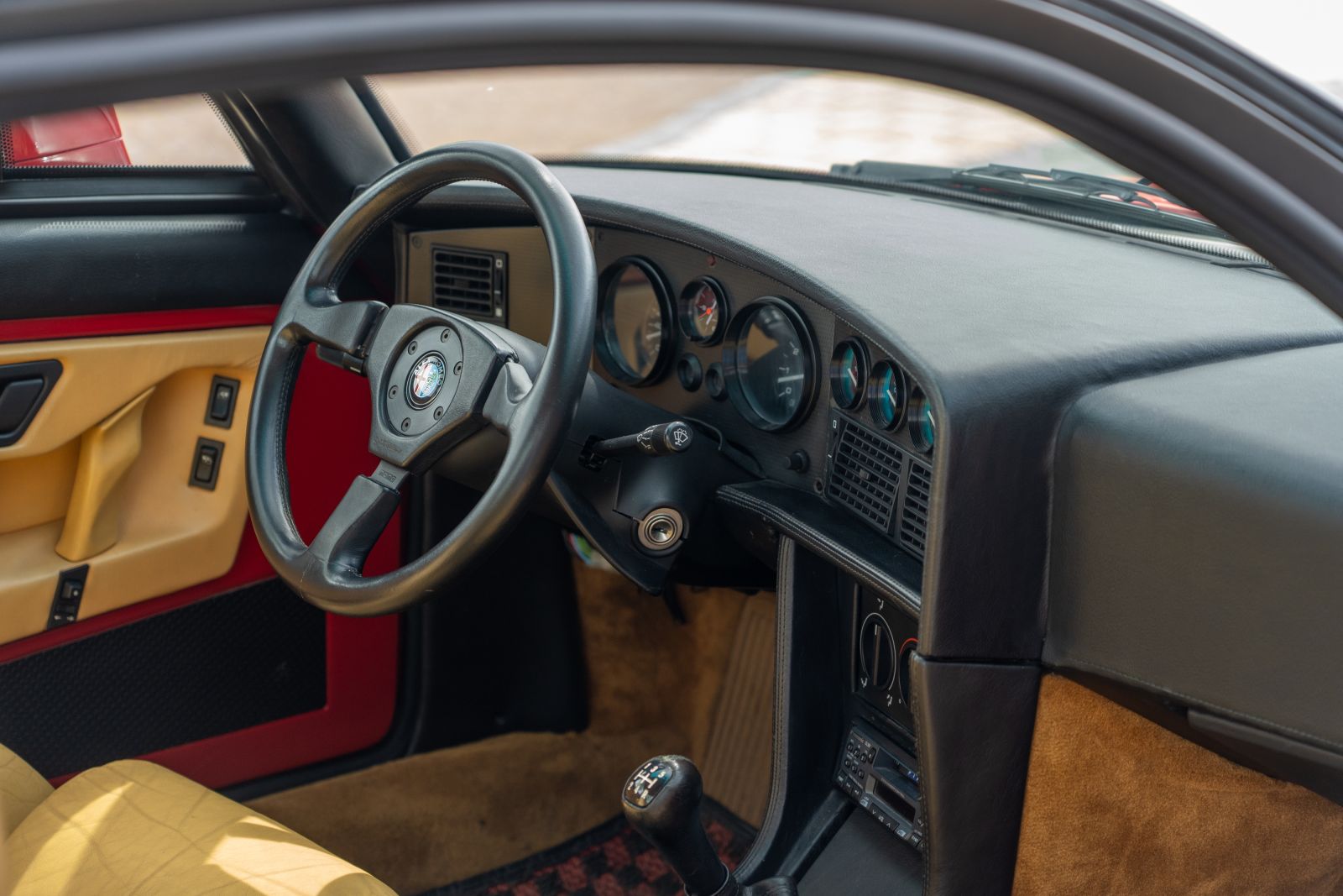 Alfa Romeo SZ (1990) — photo 55