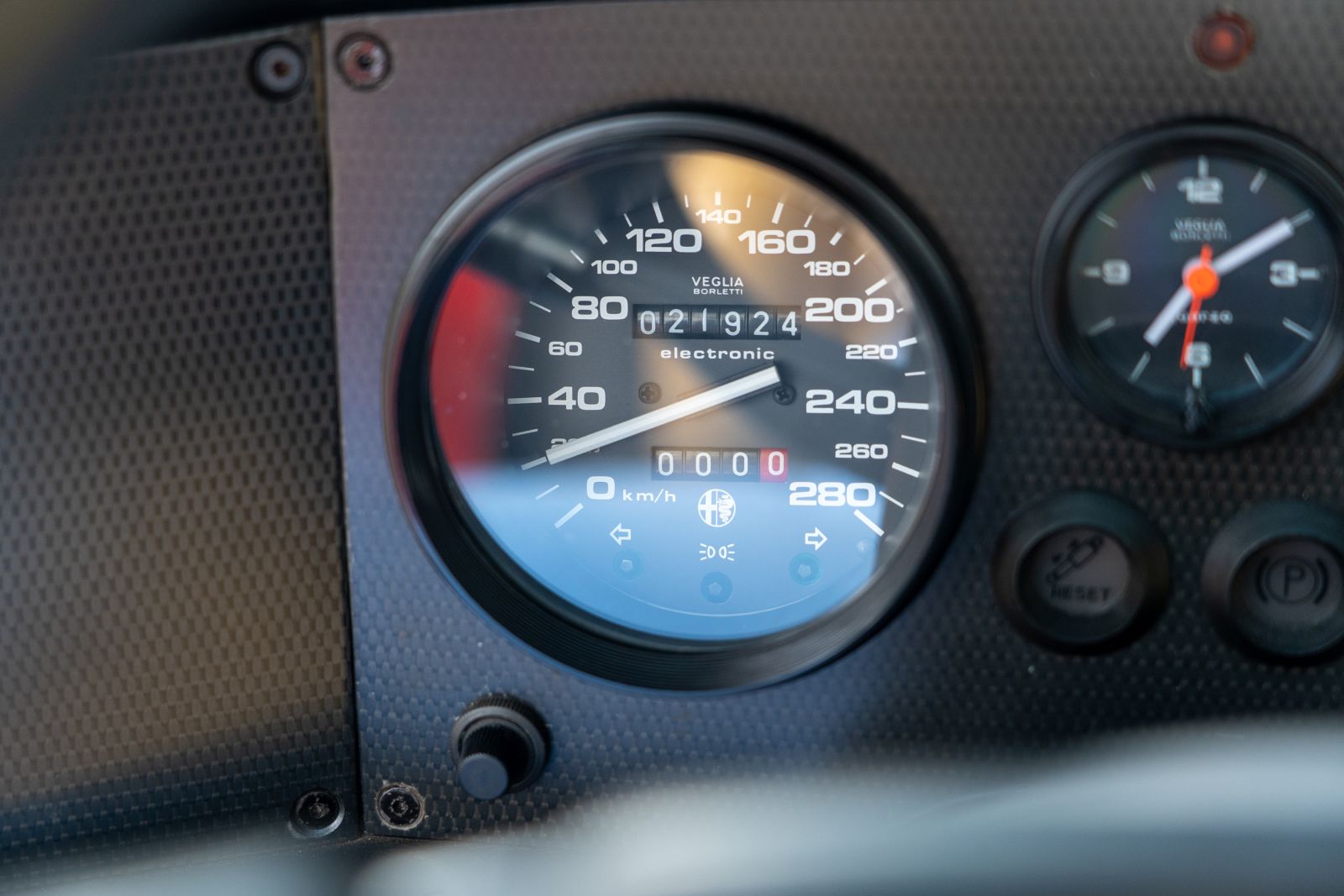 Alfa Romeo SZ (1990) — photo 57