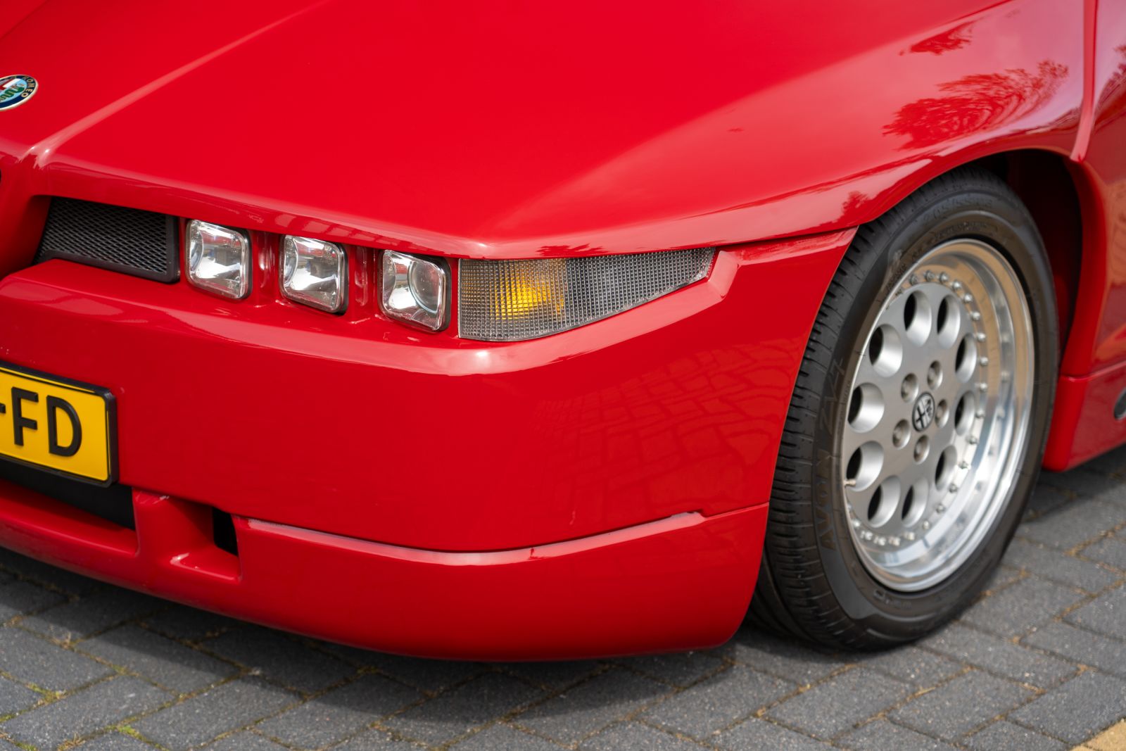 Alfa Romeo SZ (1990) — photo 12