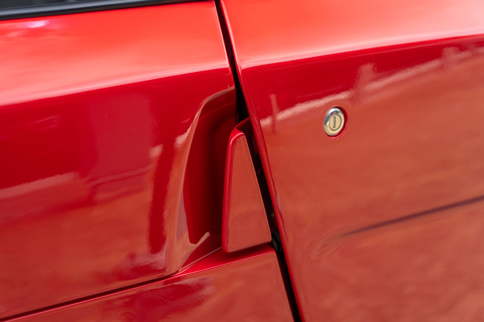 Alfa Romeo SZ (1990) — photo 29