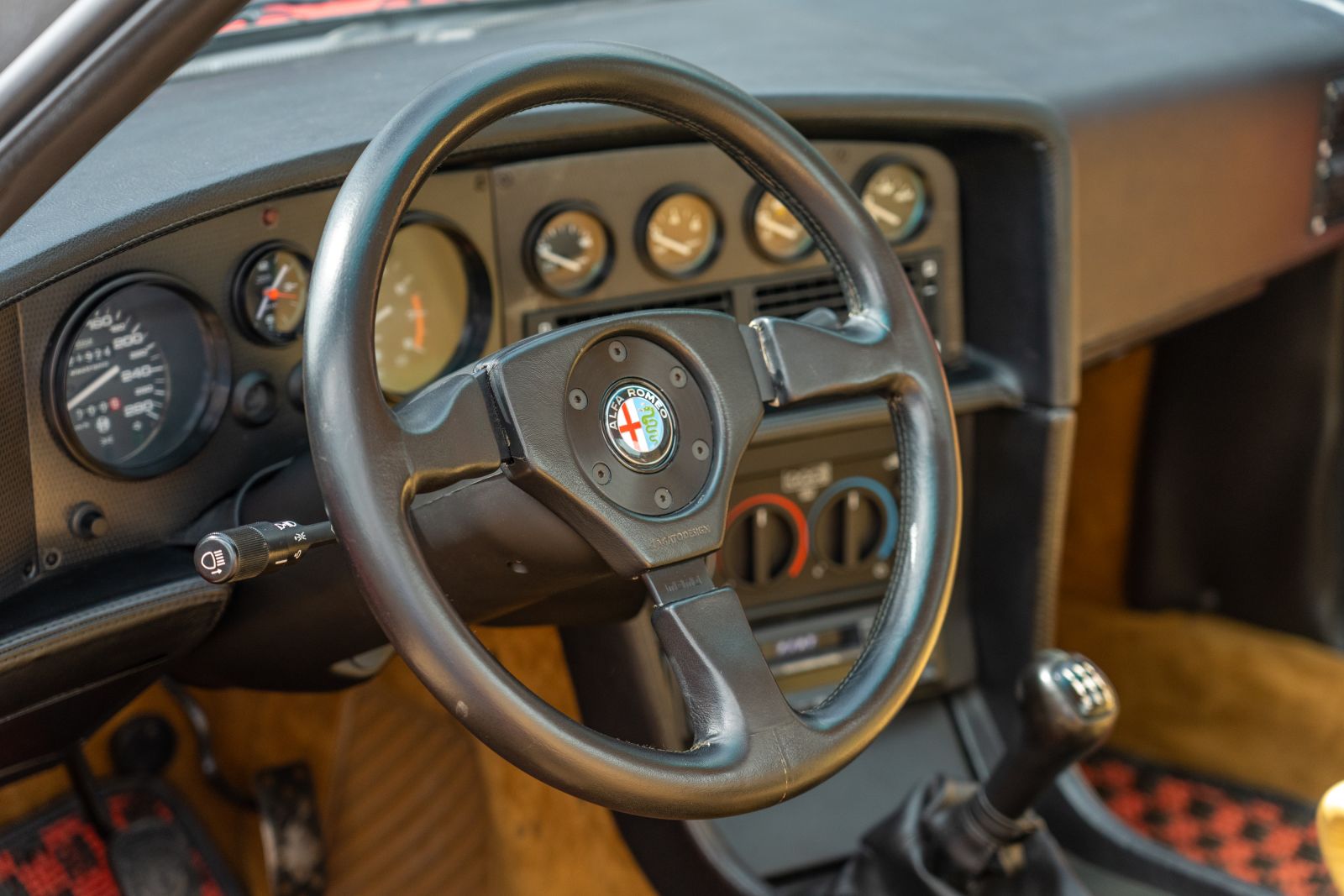 Alfa Romeo SZ (1990) — photo 70