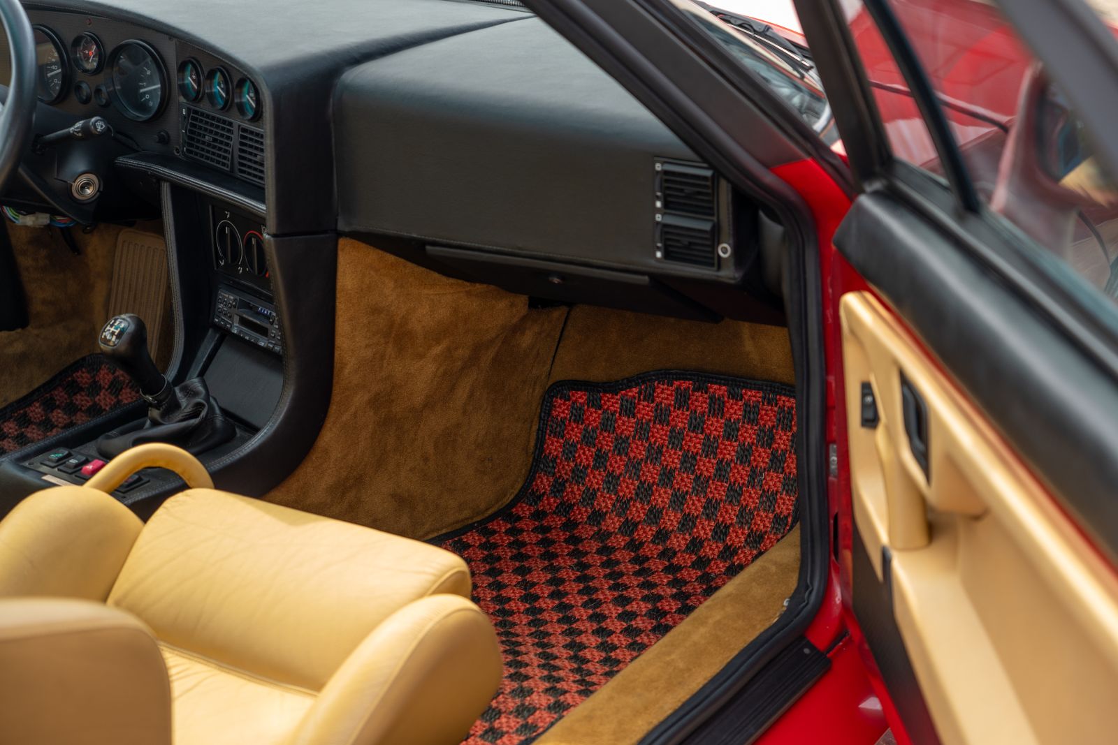 Alfa Romeo SZ (1990) — photo 58