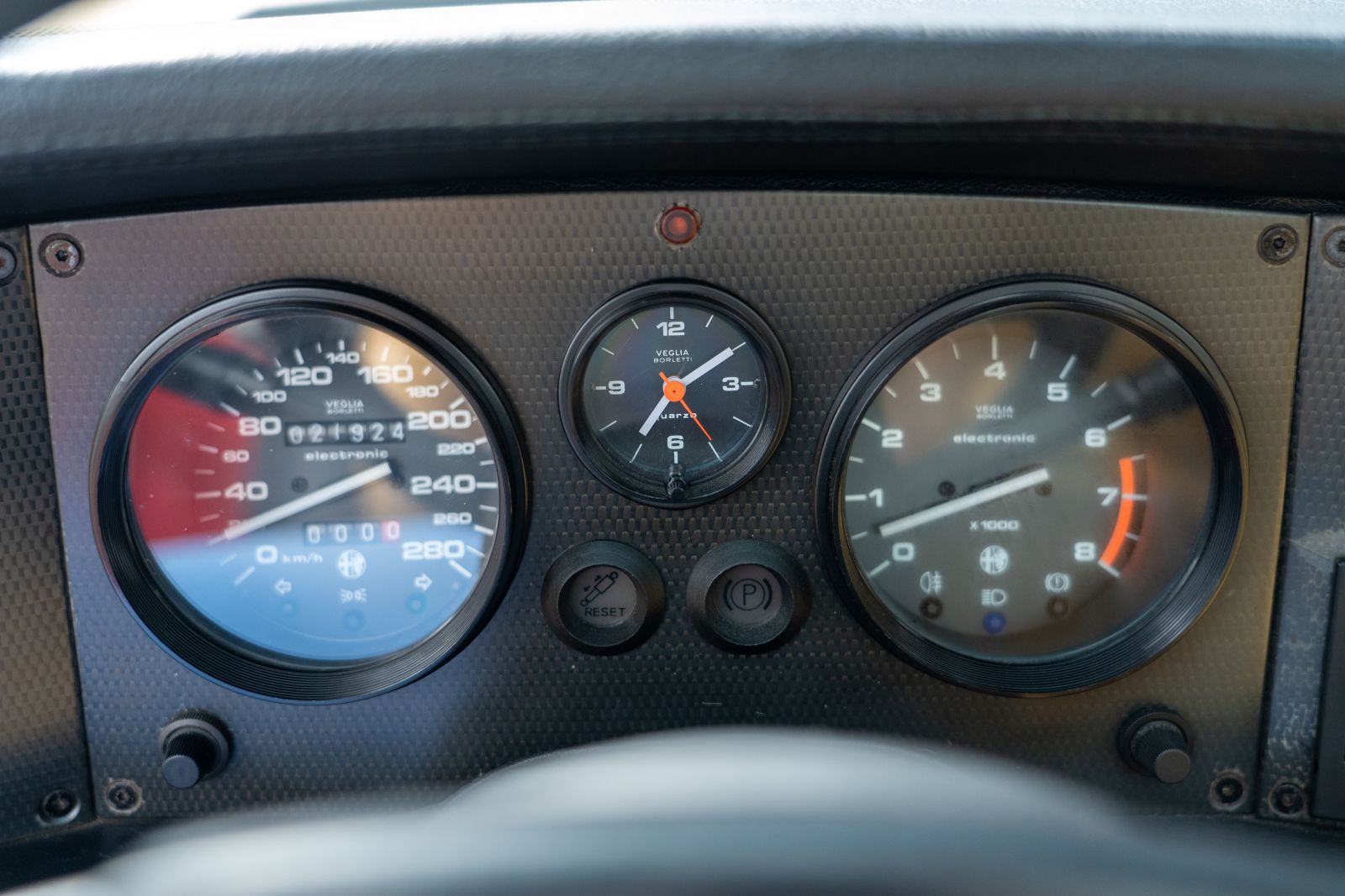 Alfa Romeo SZ (1990) — photo 68