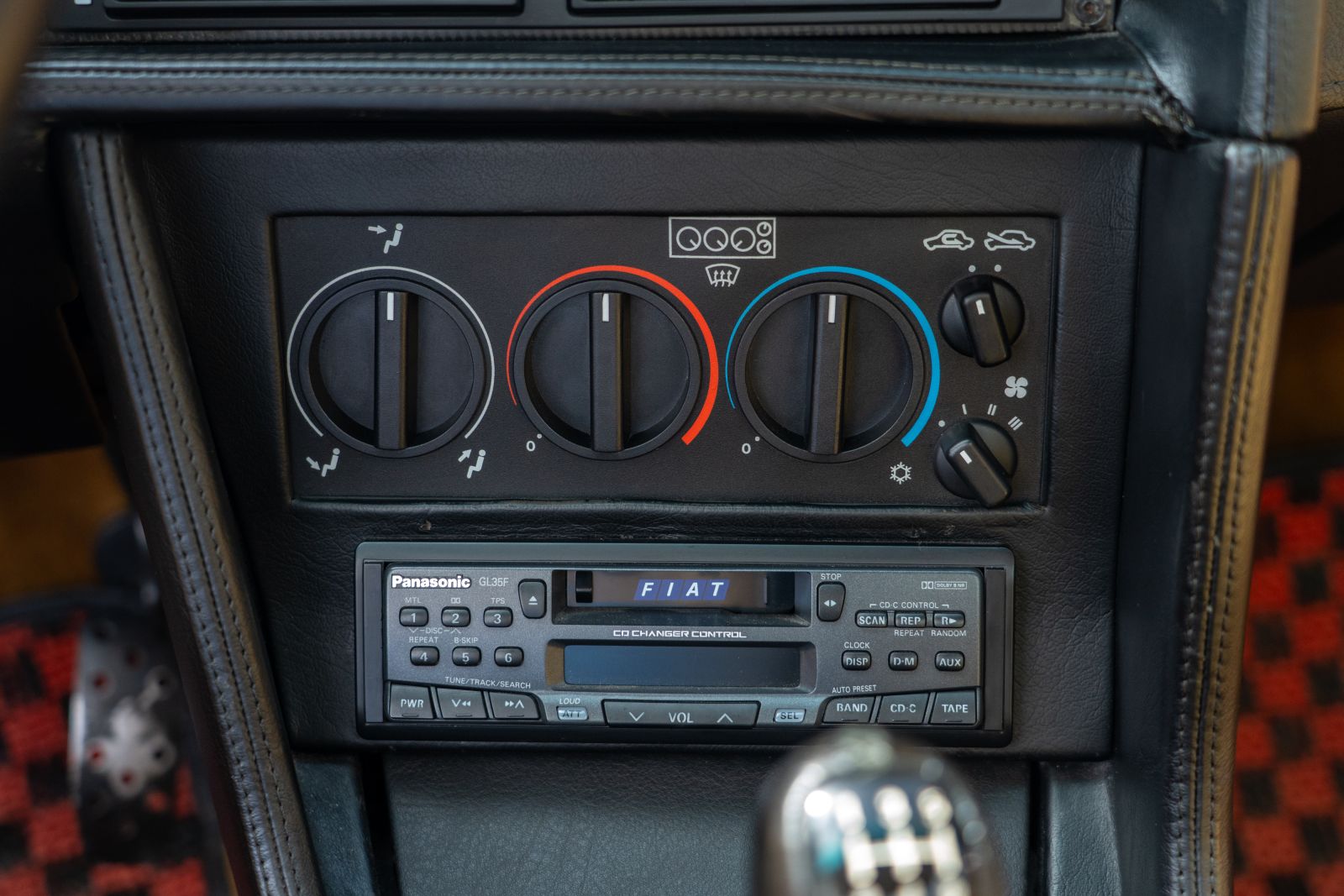 Alfa Romeo SZ (1990) — photo 78