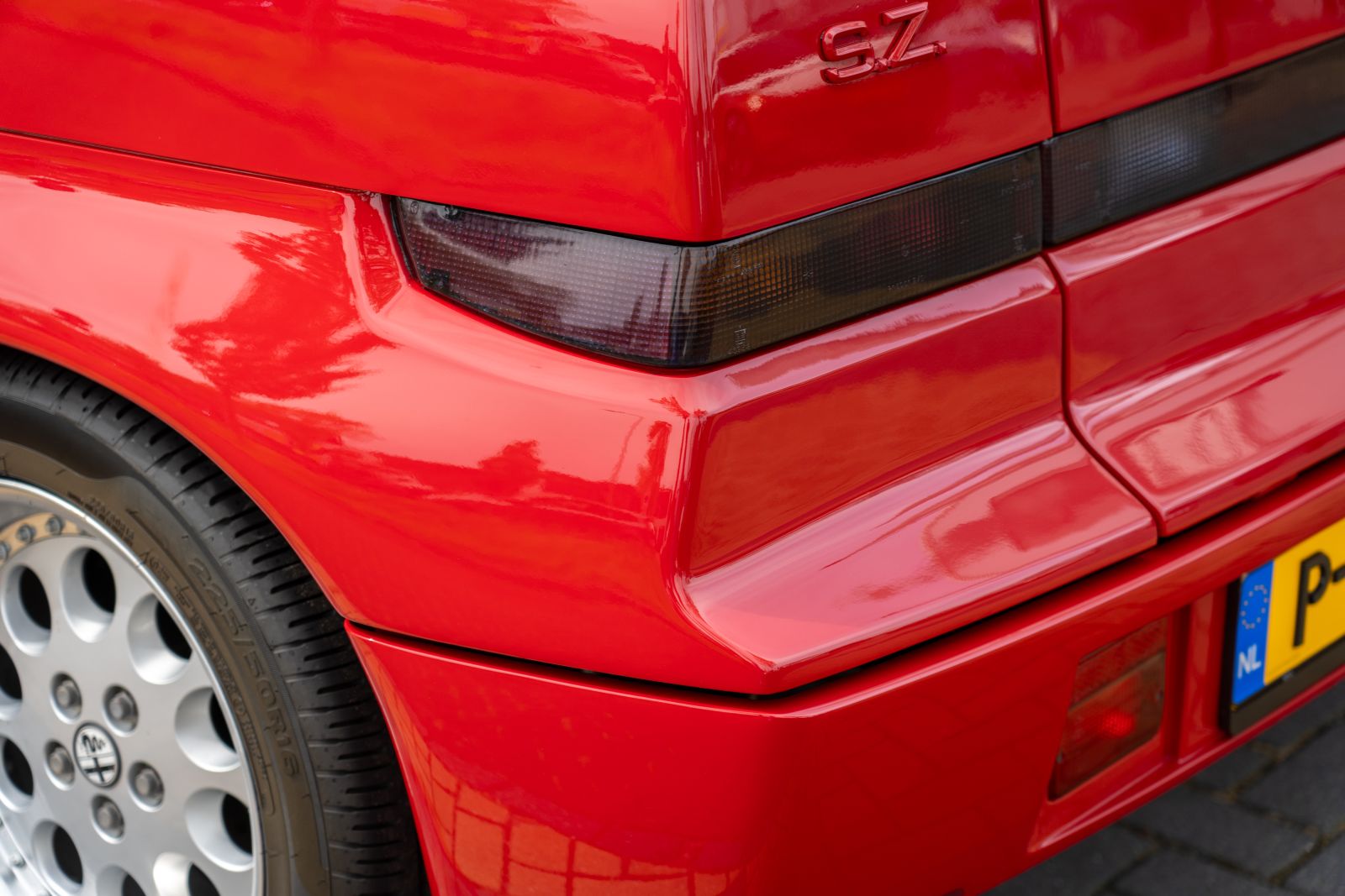 Alfa Romeo SZ (1990) — photo 16