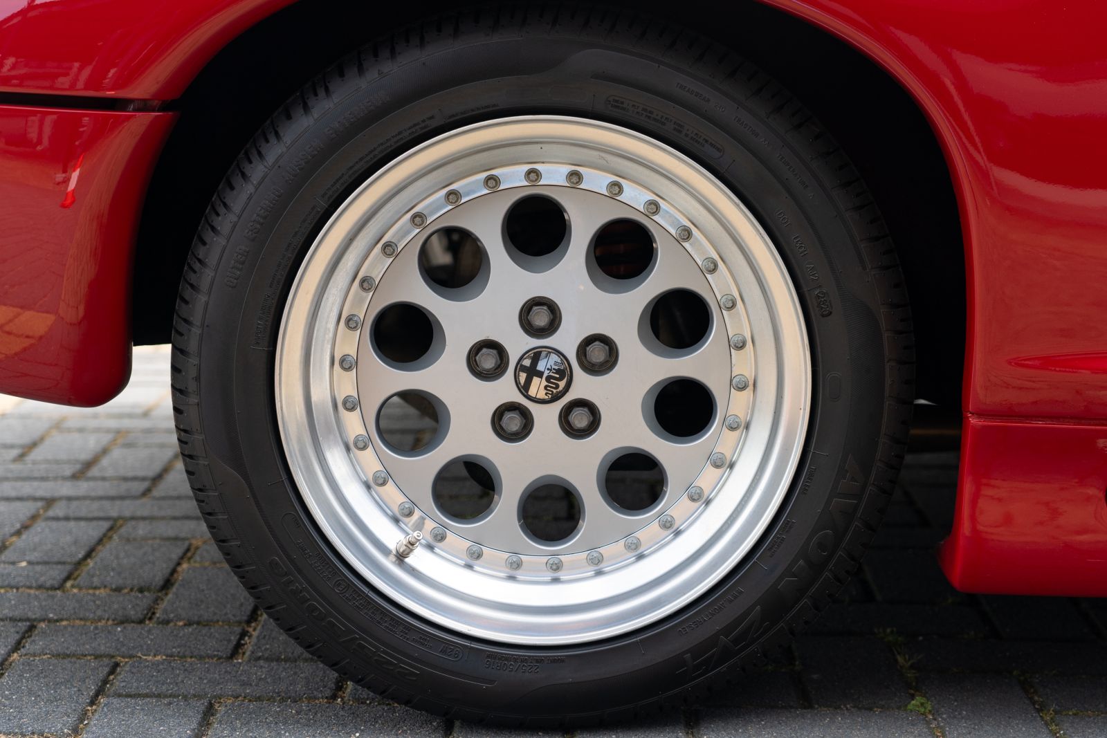 Alfa Romeo SZ (1990) — photo 9