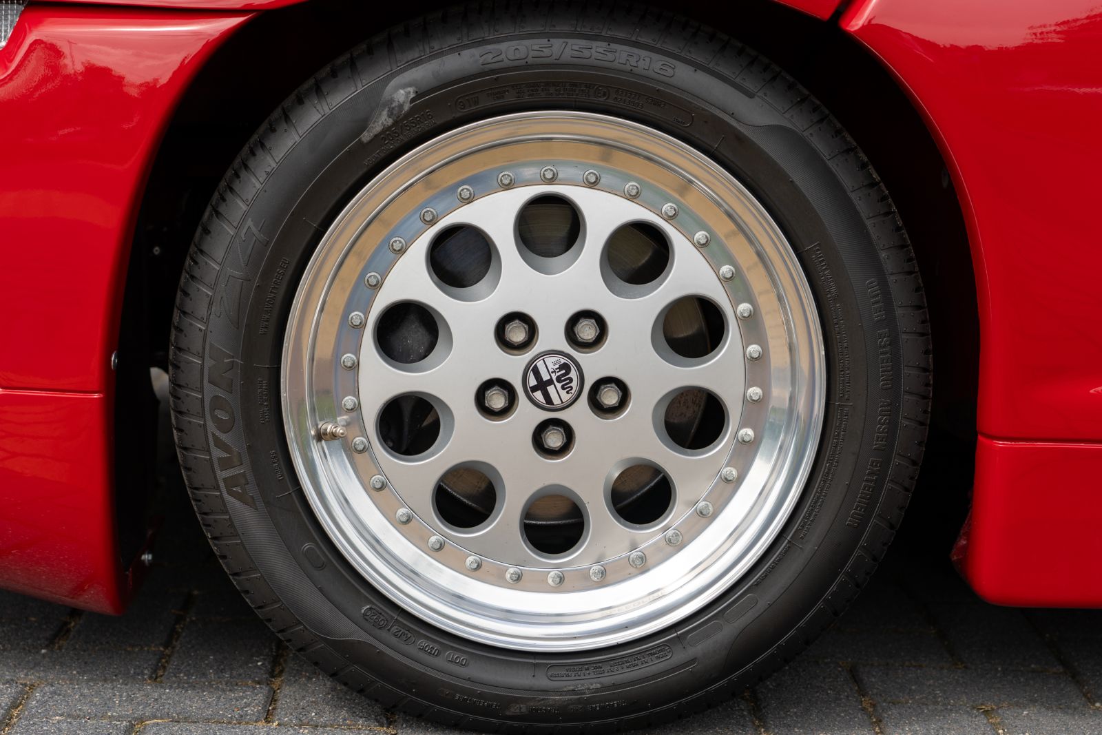 Alfa Romeo SZ (1990) — photo 11