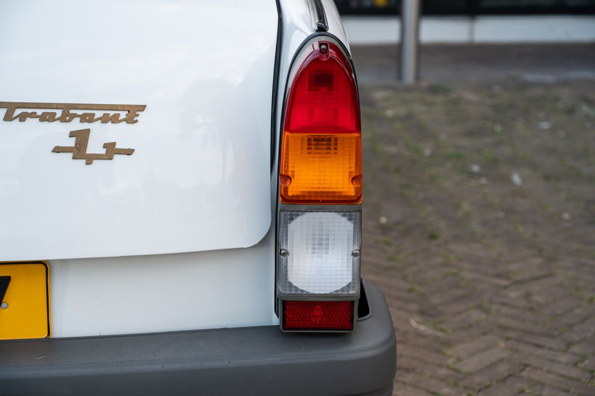 Trabant 1.1 (1991) — photo 15