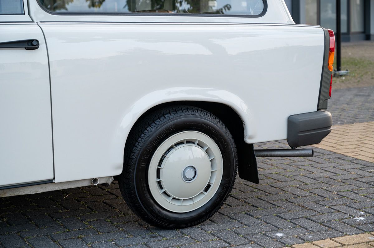 Trabant 1.1 (1991) — photo 11