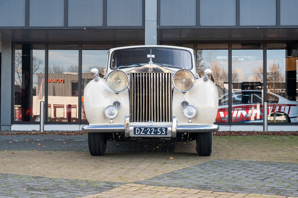 Rolls-Royce Silver Wraith (1954) — photo 5