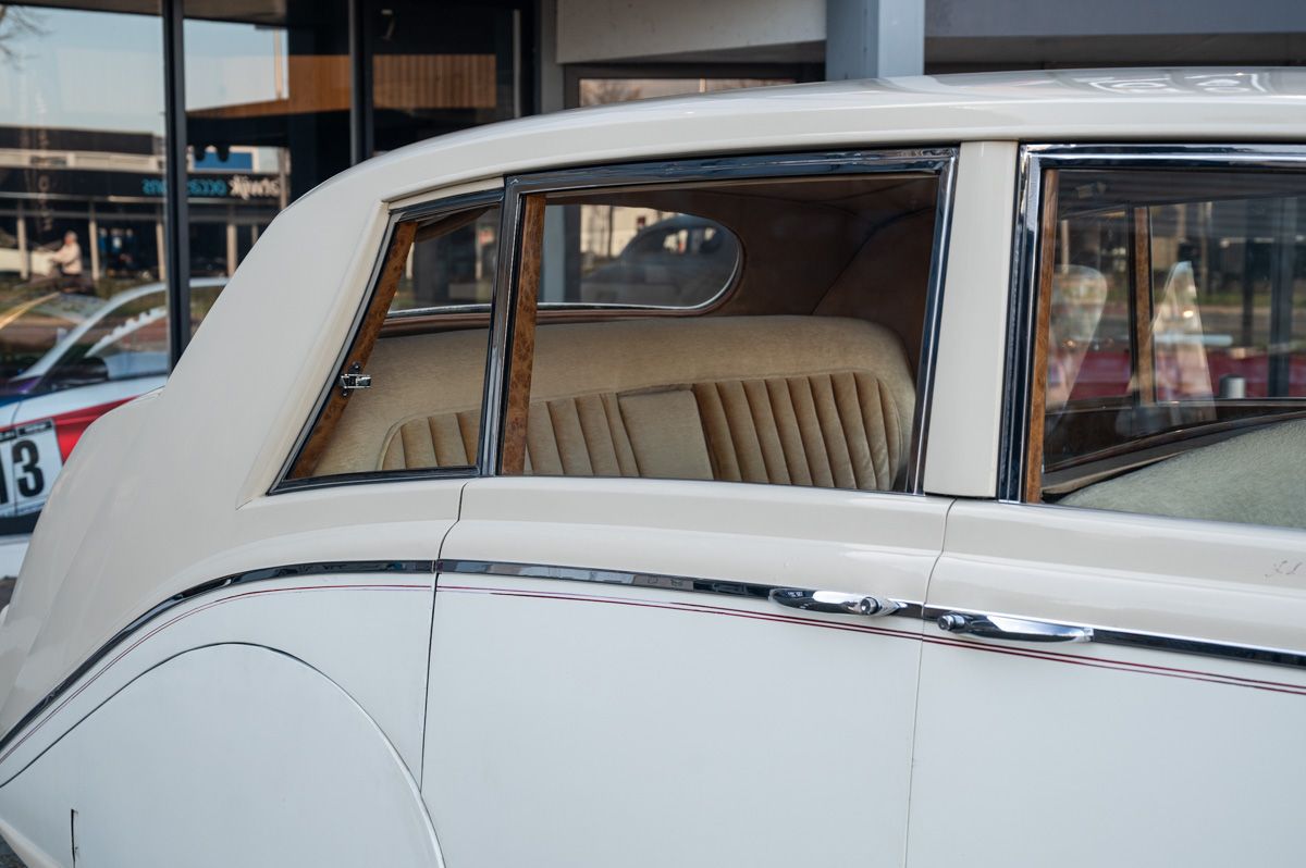 Rolls-Royce Silver Wraith (1954) — photo 28