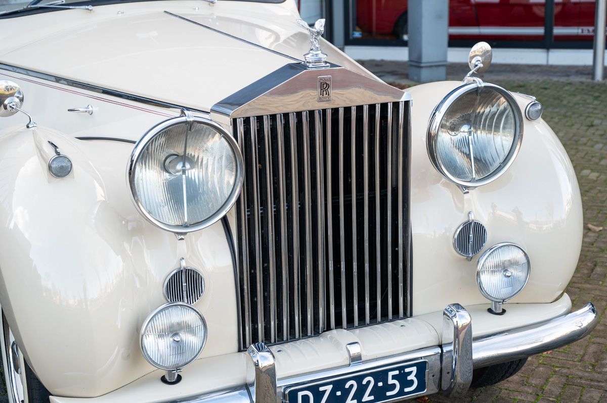 Rolls-Royce Silver Wraith (1954) — photo 9
