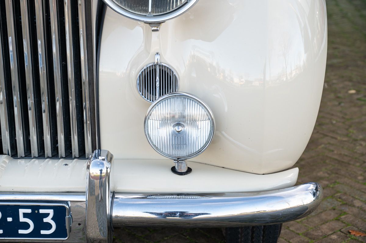 Rolls-Royce Silver Wraith (1954) — photo 21