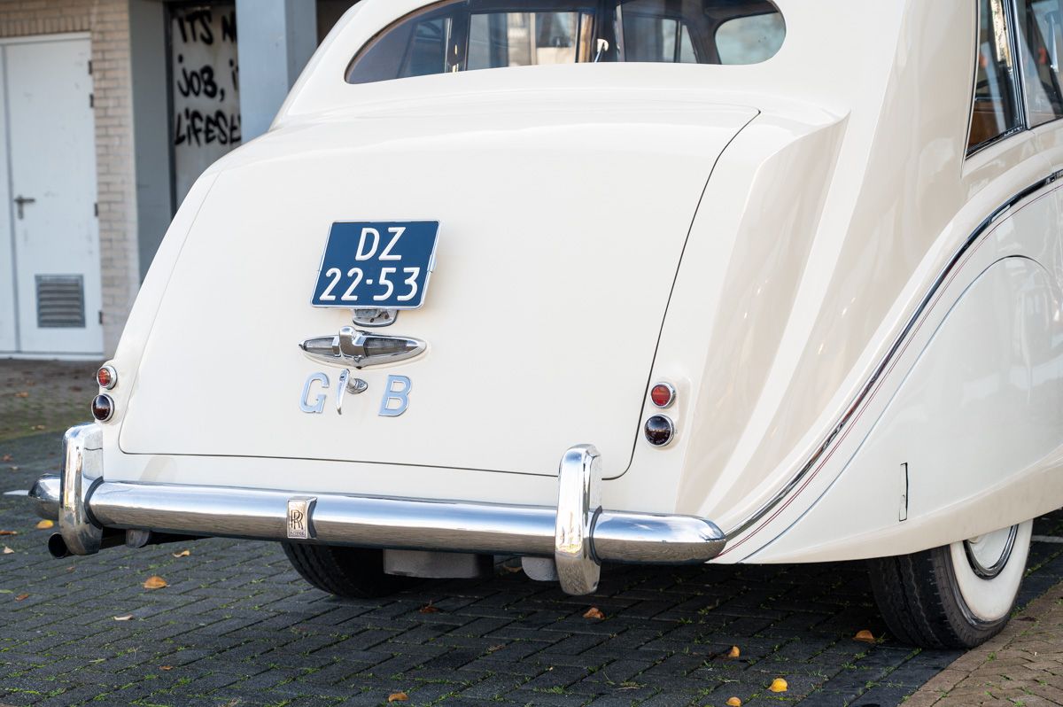 Rolls-Royce Silver Wraith (1954) — photo 14