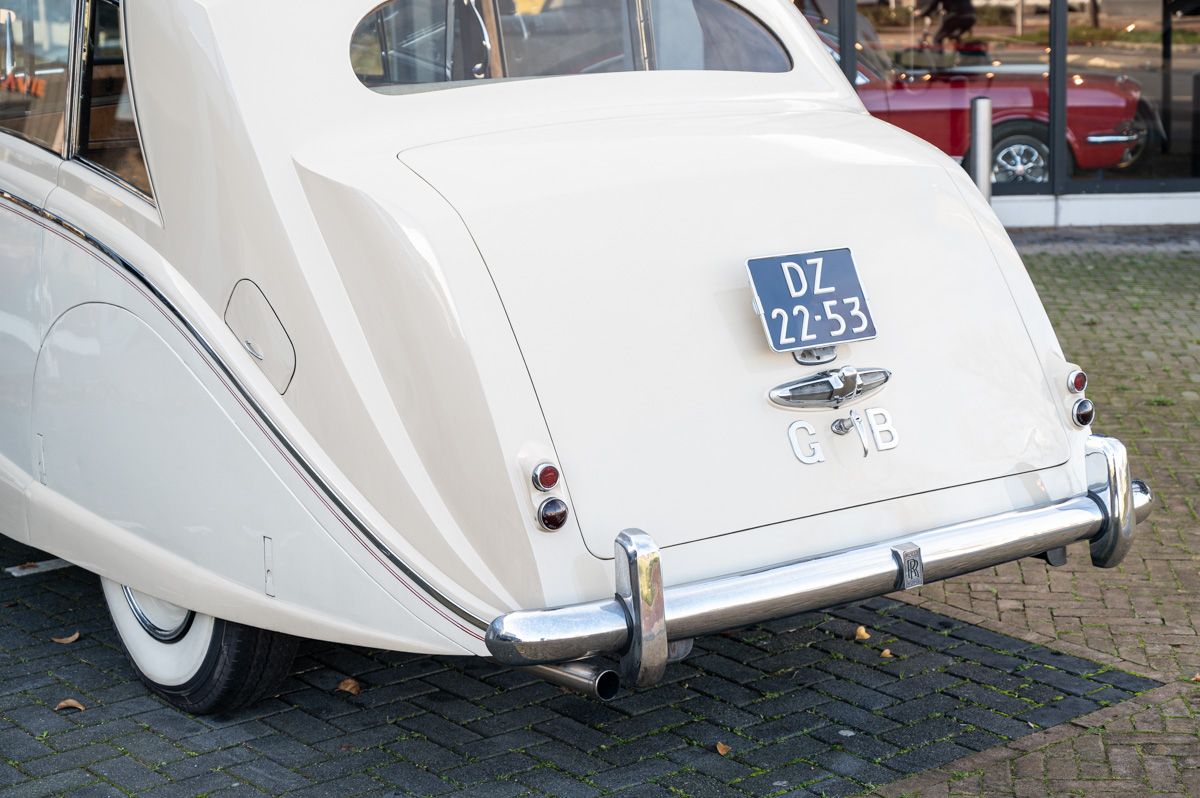 Rolls-Royce Silver Wraith (1954) — photo 3