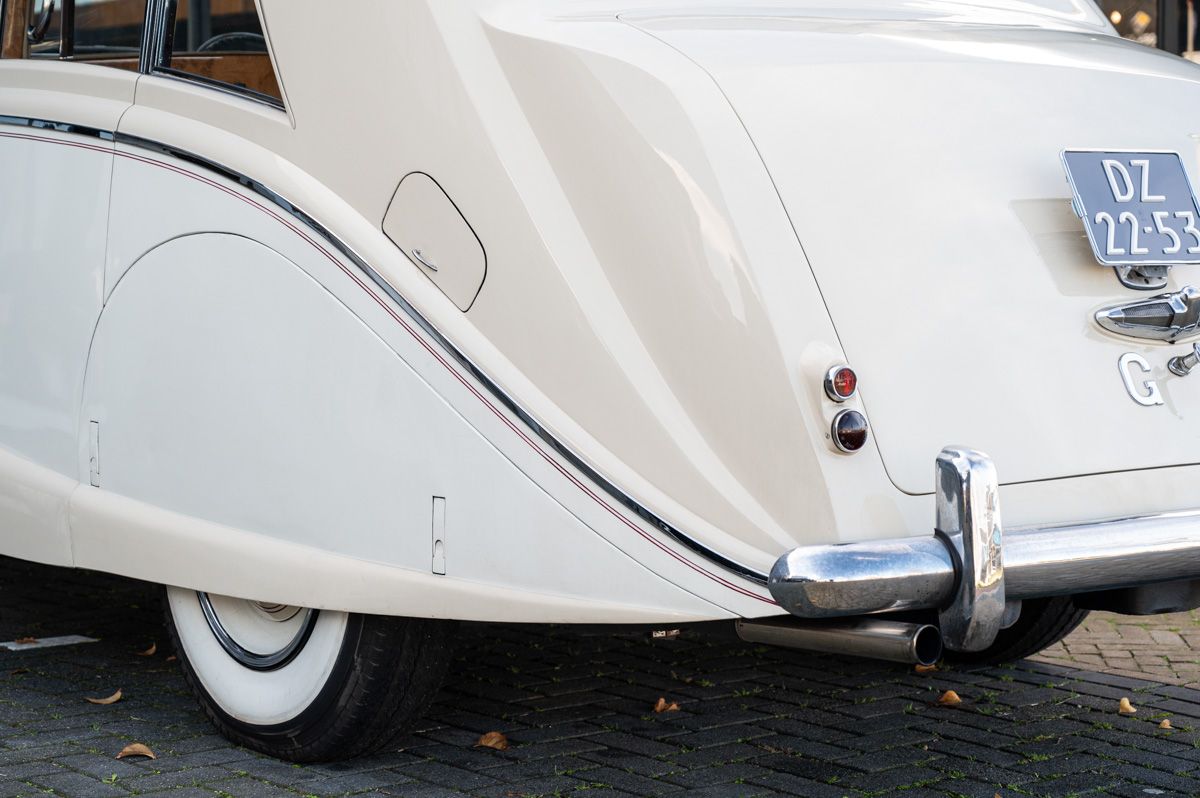 Rolls-Royce Silver Wraith (1954) — photo 11