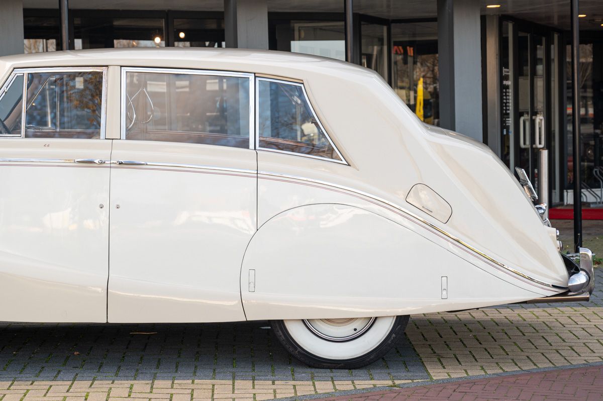 Rolls-Royce Silver Wraith (1954) — photo 34
