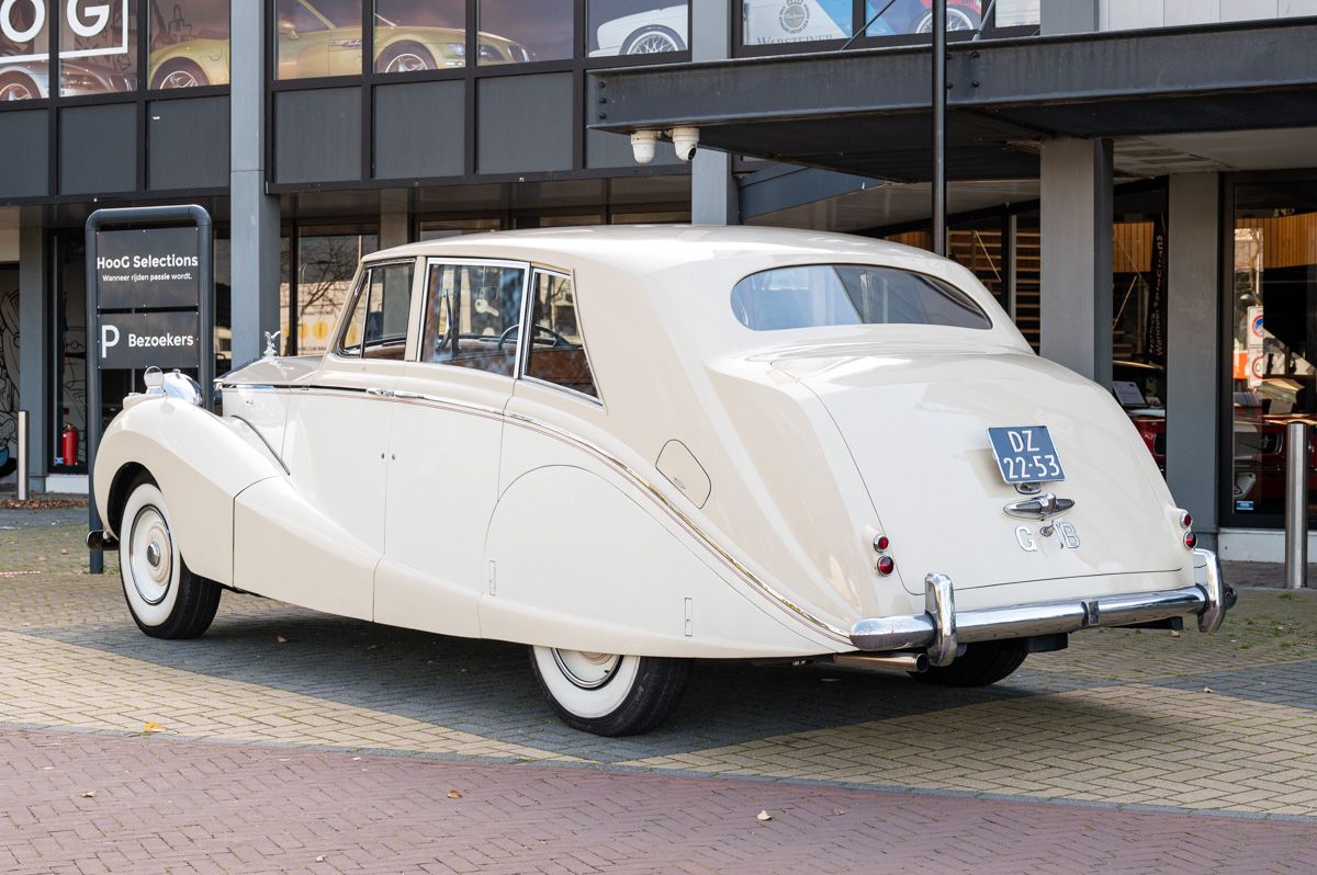 Rolls-Royce Silver Wraith (1954) — photo 12