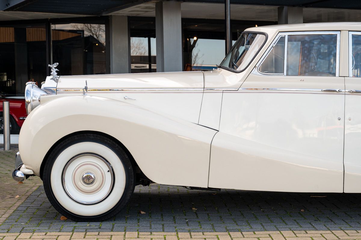 Rolls-Royce Silver Wraith (1954) — photo 10