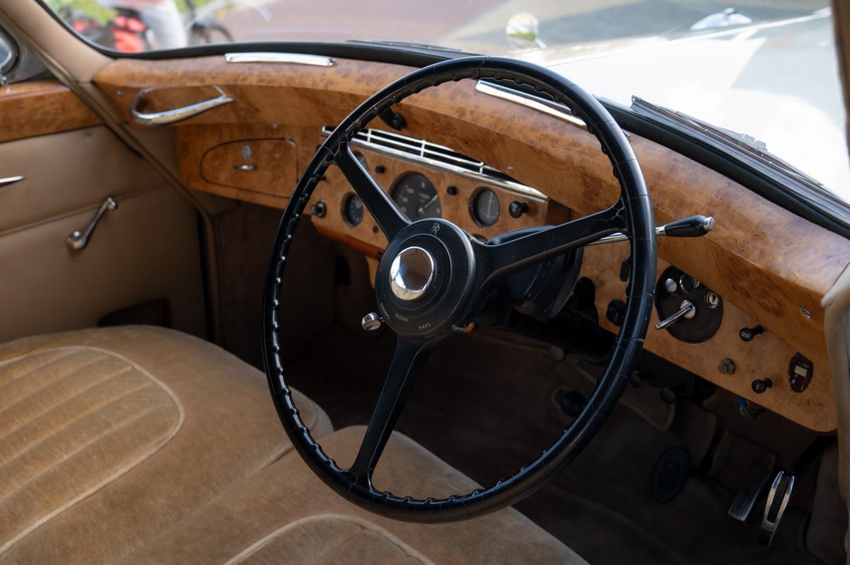 Rolls-Royce Silver Wraith (1954) — photo 41