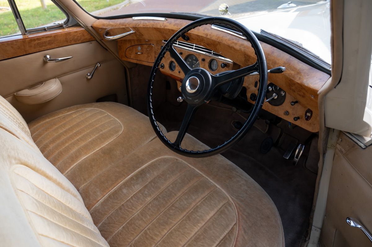 Rolls-Royce Silver Wraith (1954) — photo 38