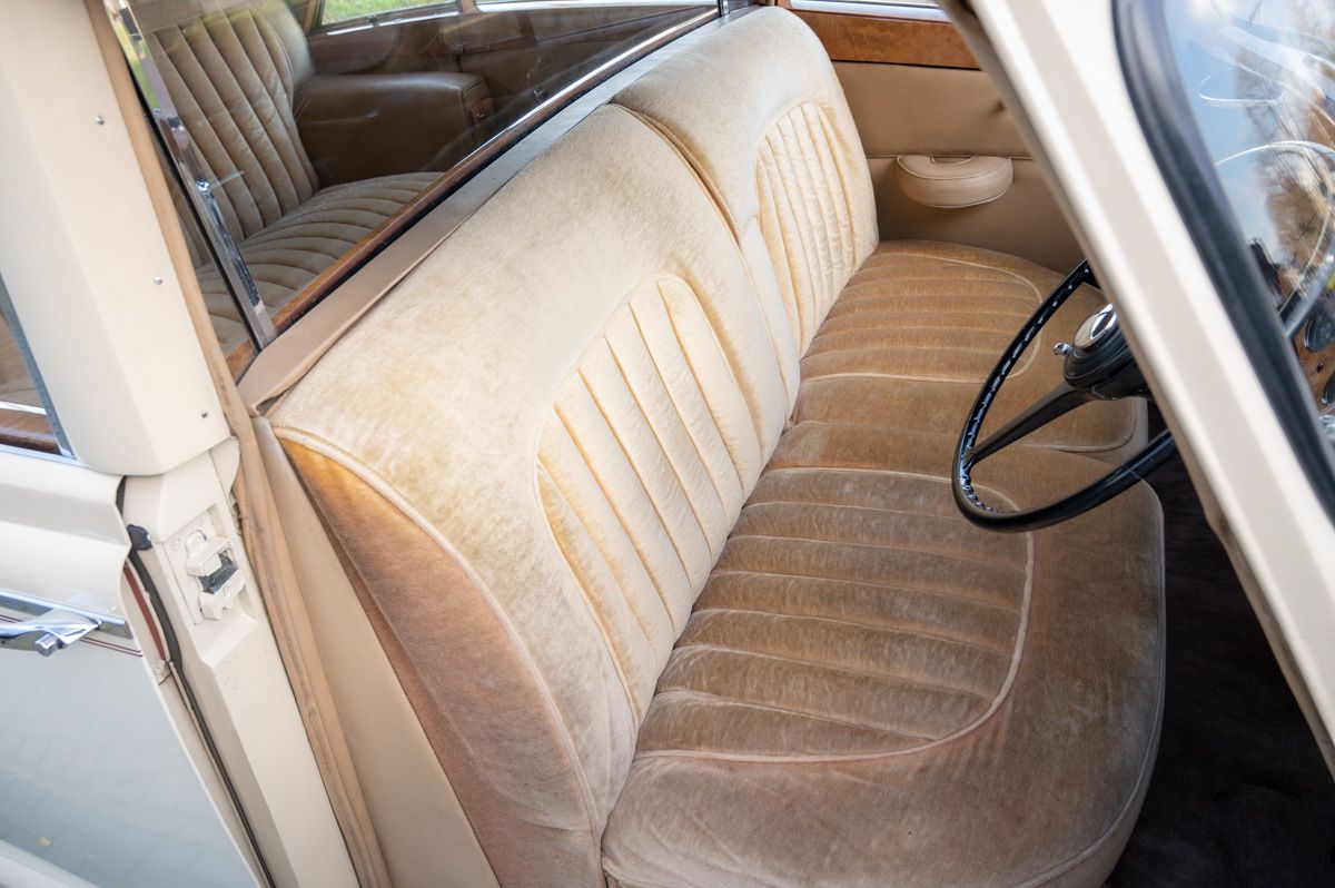 Rolls-Royce Silver Wraith (1954) — photo 46