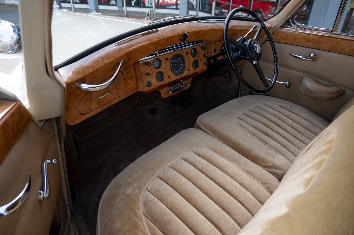 Rolls-Royce Silver Wraith (1954) — photo 42