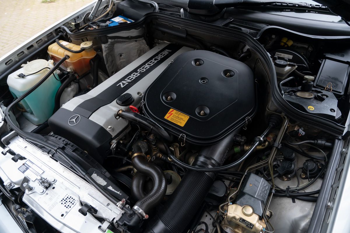 Mercedes-Benz E-Klasse (1994) — foto 67