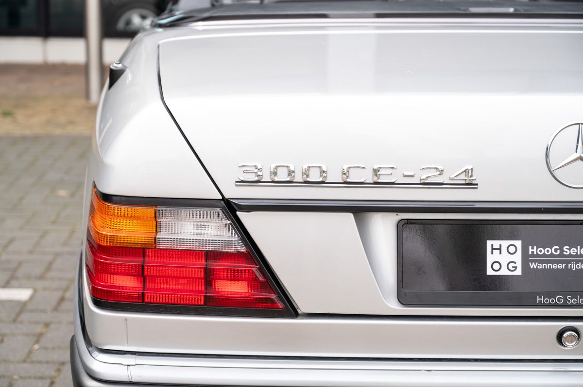 Mercedes-Benz E-Klasse (1994) — foto 27