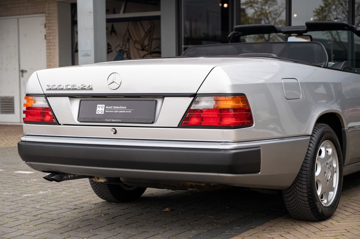 Mercedes-Benz E-Klasse (1994) — foto 26