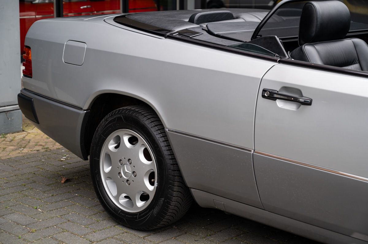 Mercedes-Benz E-Klasse (1994) — foto 16