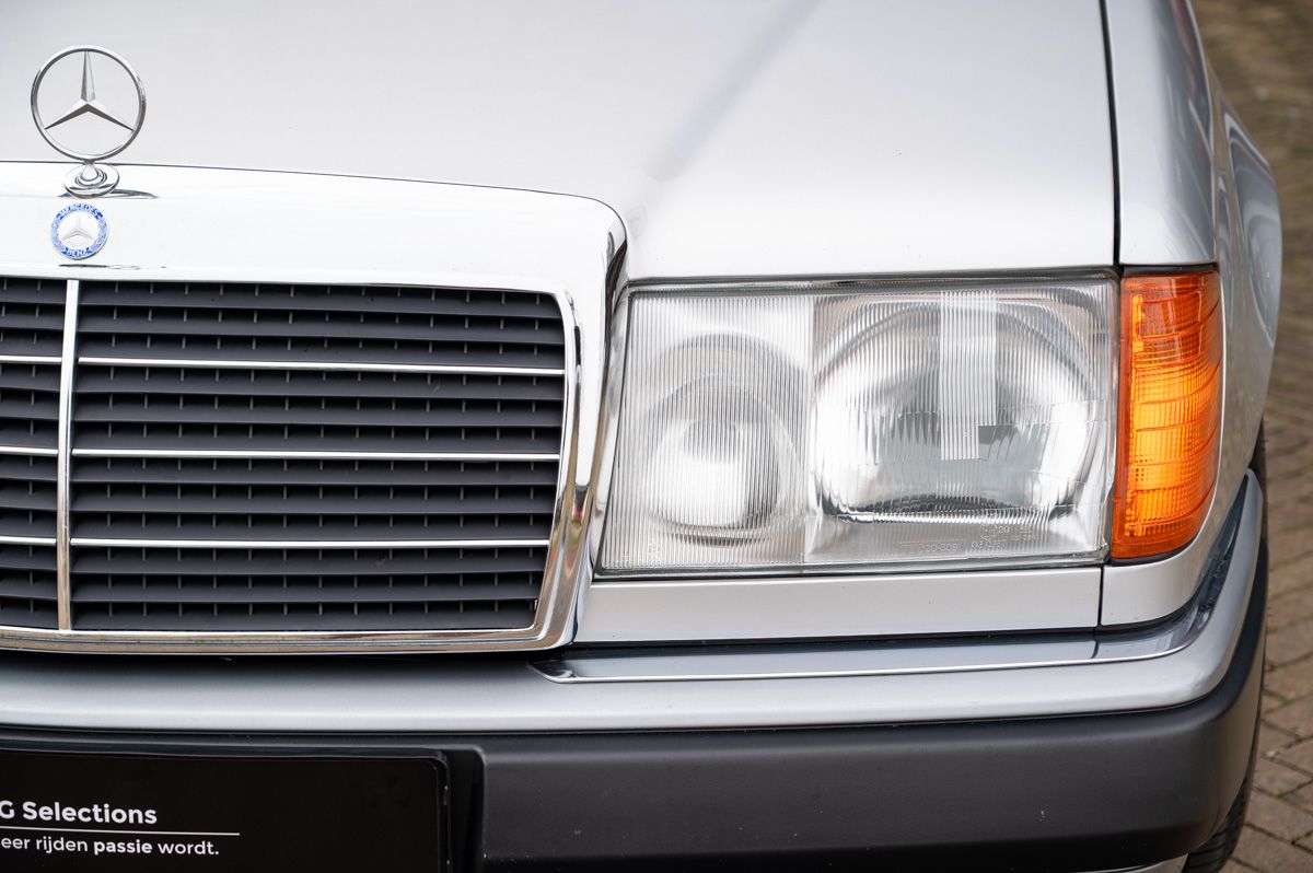 Mercedes-Benz E-Klasse (1994) — foto 24